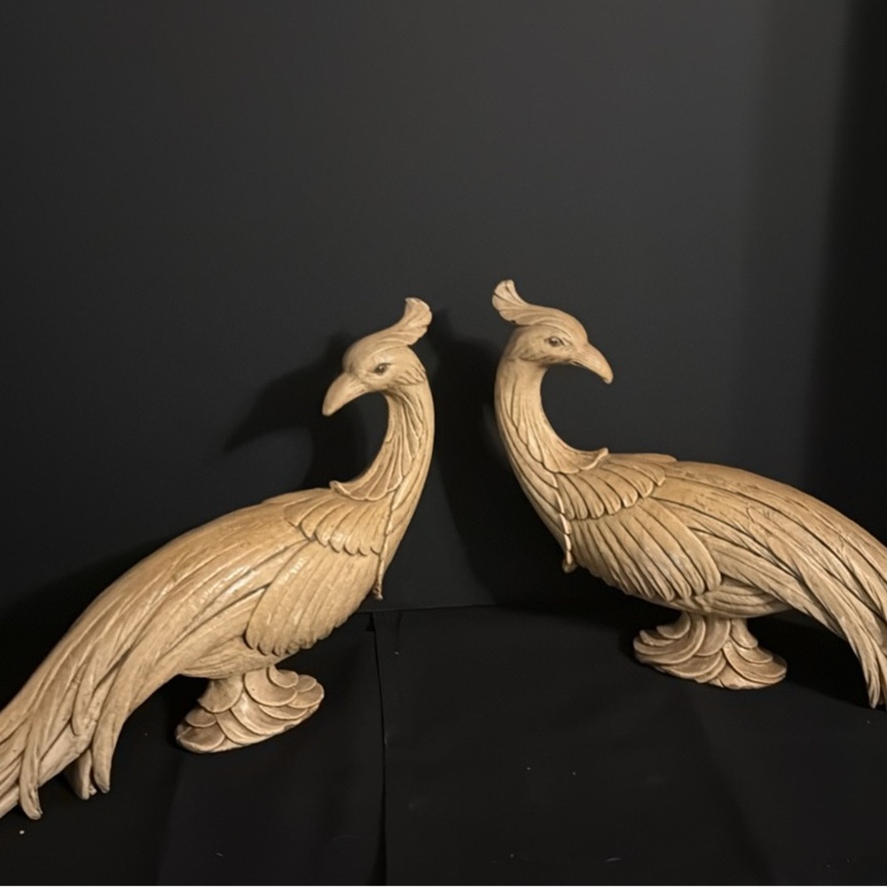 Elegant Tan Peasants Dresser Decor